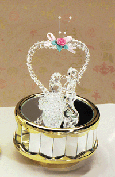 Musical Spun Glass Wedding Couple